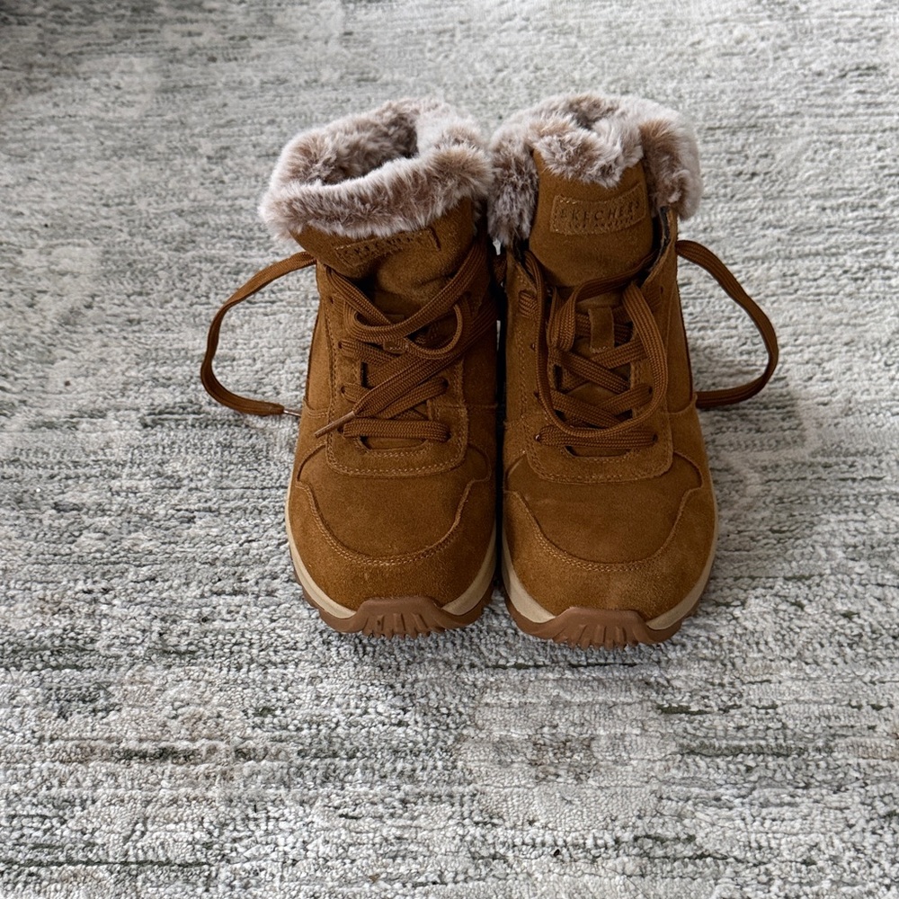 Skechers Tan Faux-Fur Lace-Up Winter Boots